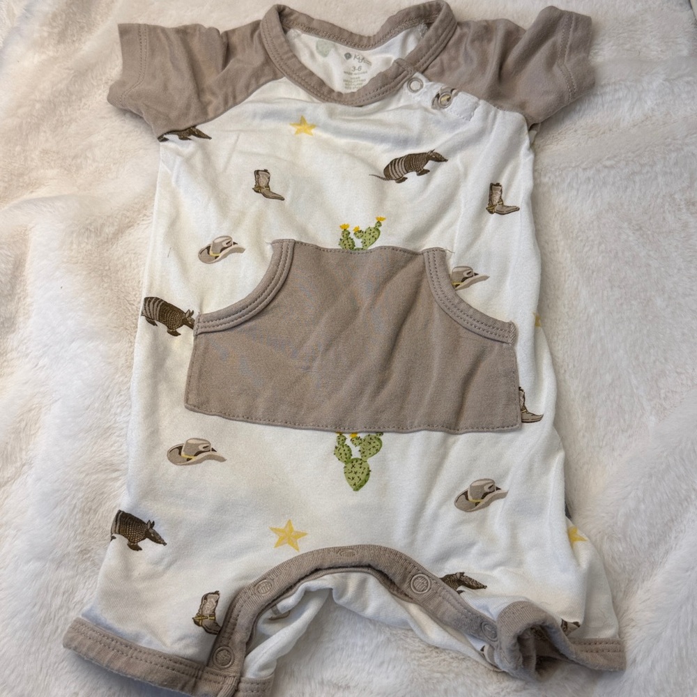 Kyte BABY Shortall Romper in corny theme (hat, armadillo, boots & cactus print)